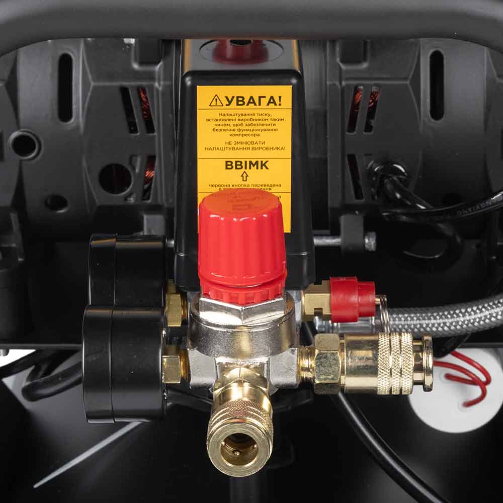 Компрессор Sigma четырехцилиндровый безмасляный 2.2кВт 1400об/мин 320л/мин 8бар 58дБ 50л