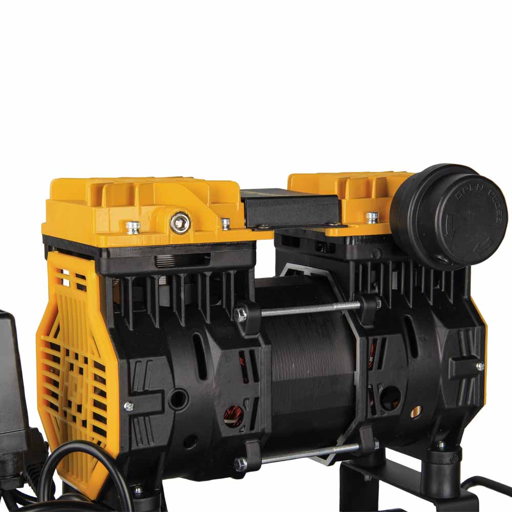 Компресор Sigma двоциліндровий безмасляний 1.1кВт 1400об/хв 160л/хв 8бар 58дБ 24л