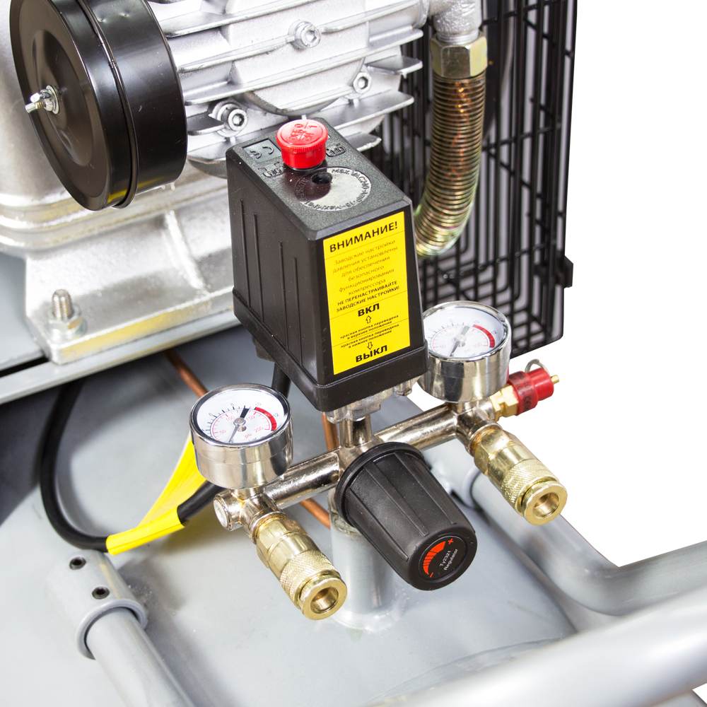 Компрессор Sigma трехцилиндровый ременный (W) 380В 3кВт 610л/мин 10бар 135л 2 крана